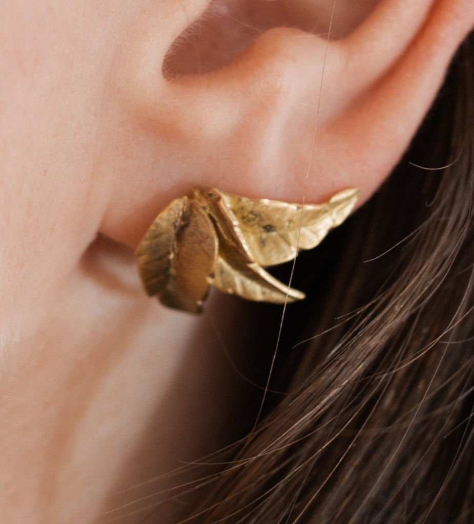 Boucles d'oreilles en or jaune avec triples feuilles